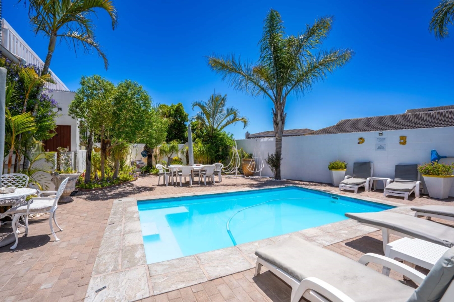 8 Bedroom Property for Sale in Country Club Western Cape